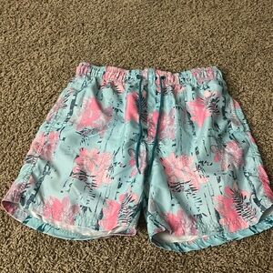 men’s swim trunks